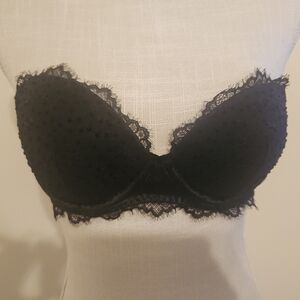 Victoria Secret Black Lace Underwire Bra (Strapless Pr With Straps)